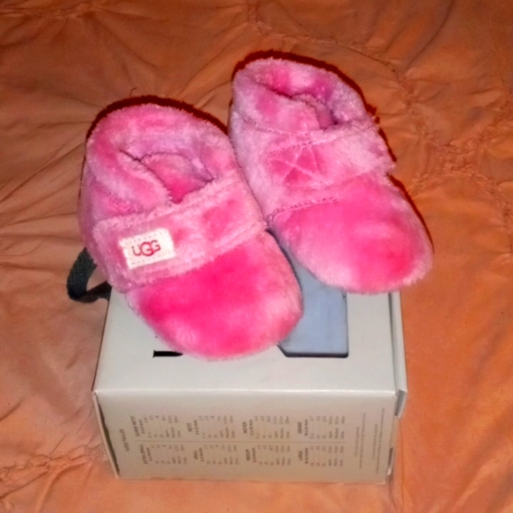 Infants ugg boots pink